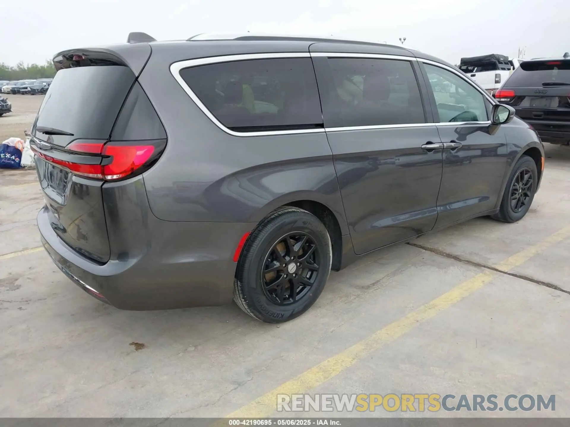 4 Фотография поврежденного автомобиля 2C4RC1BG3MR574439 CHRYSLER PACIFICA 2021