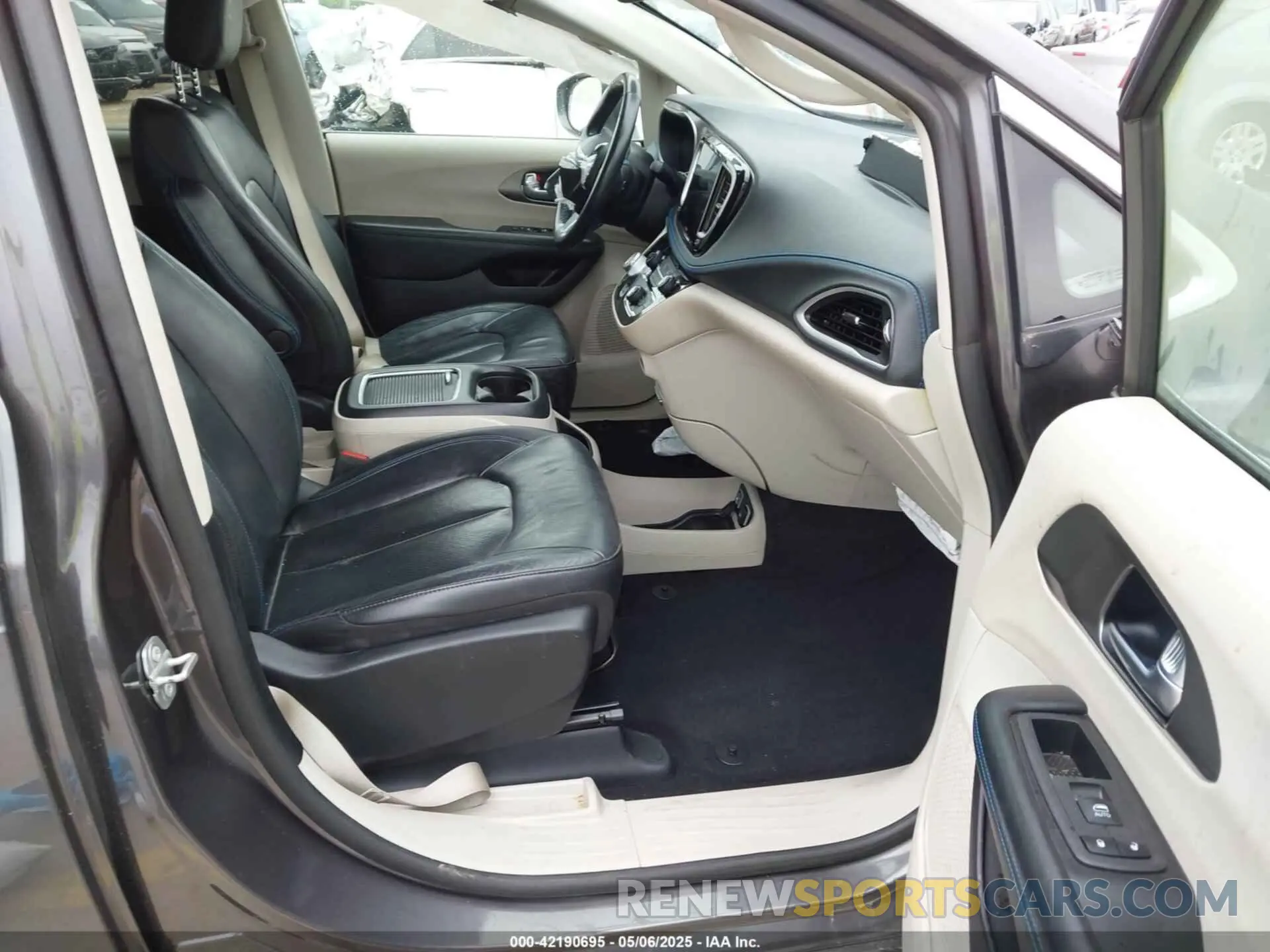 5 Фотография поврежденного автомобиля 2C4RC1BG3MR574439 CHRYSLER PACIFICA 2021