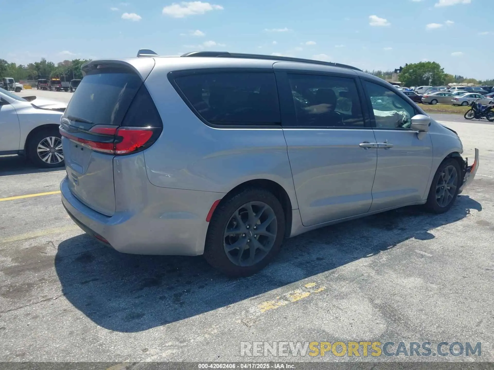 4 Фотография поврежденного автомобиля 2C4RC1BG3MR591256 CHRYSLER PACIFICA 2021