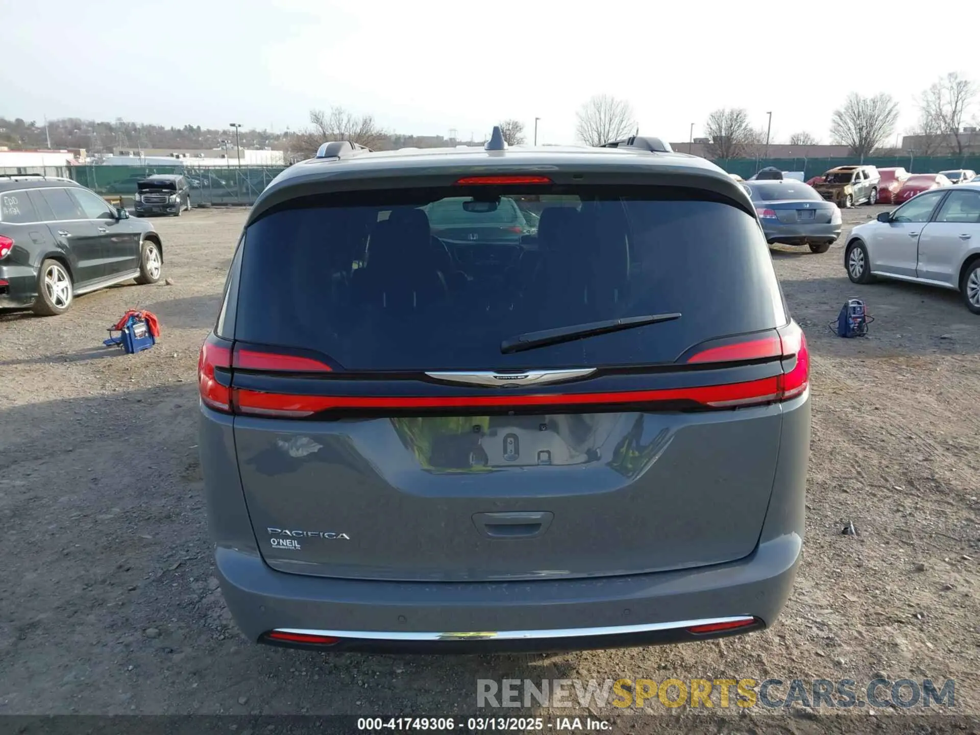 16 Photograph of a damaged car 2C4RC1BG4MR598328 CHRYSLER PACIFICA 2021