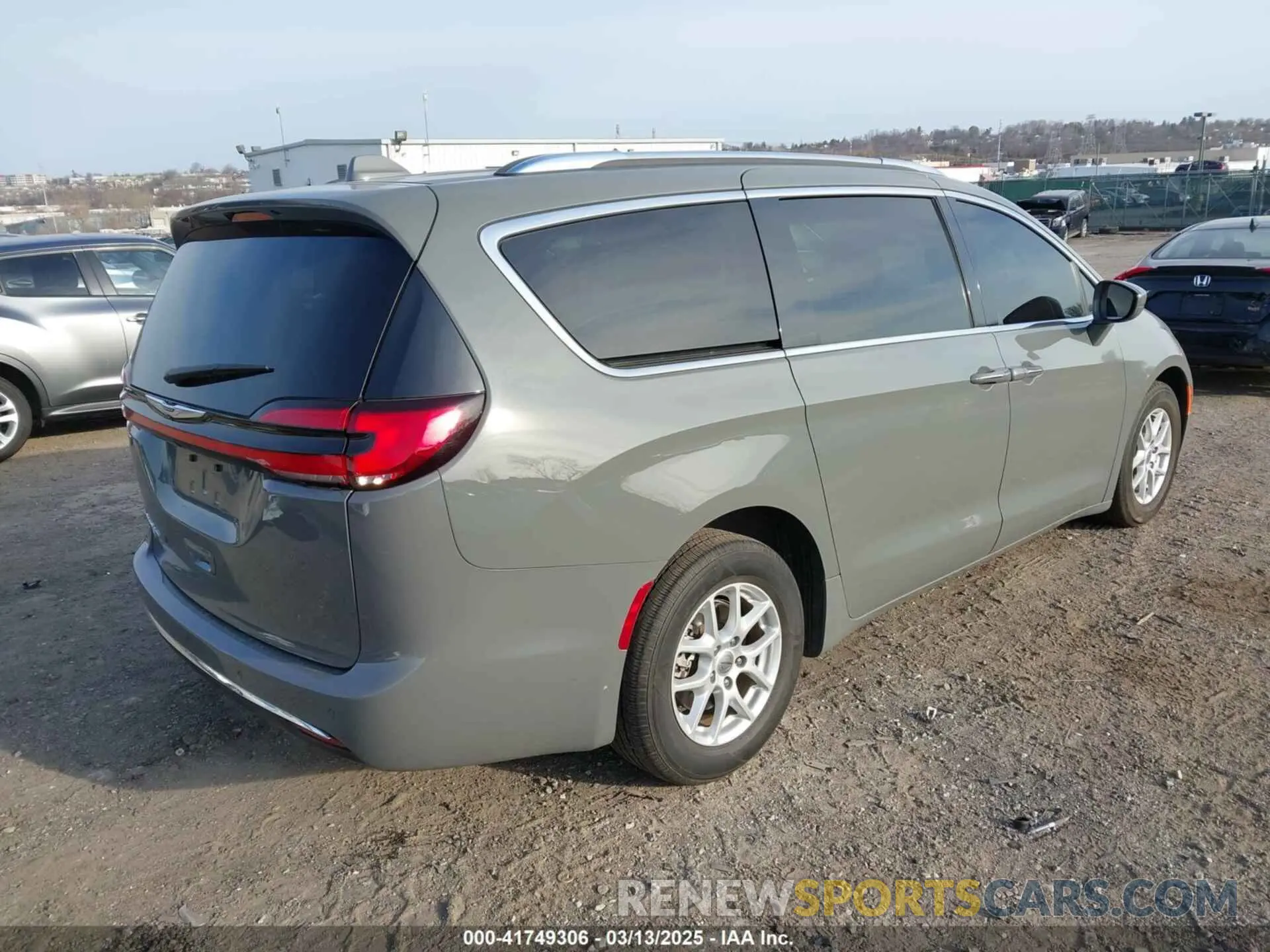 4 Photograph of a damaged car 2C4RC1BG4MR598328 CHRYSLER PACIFICA 2021