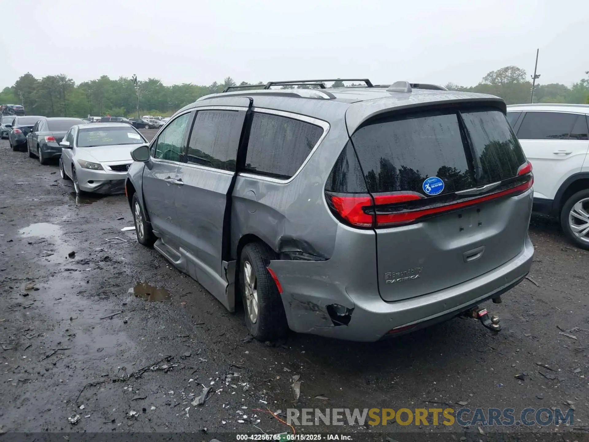 3 Фотография поврежденного автомобиля 2C4RC1BG7MR591356 CHRYSLER PACIFICA 2021