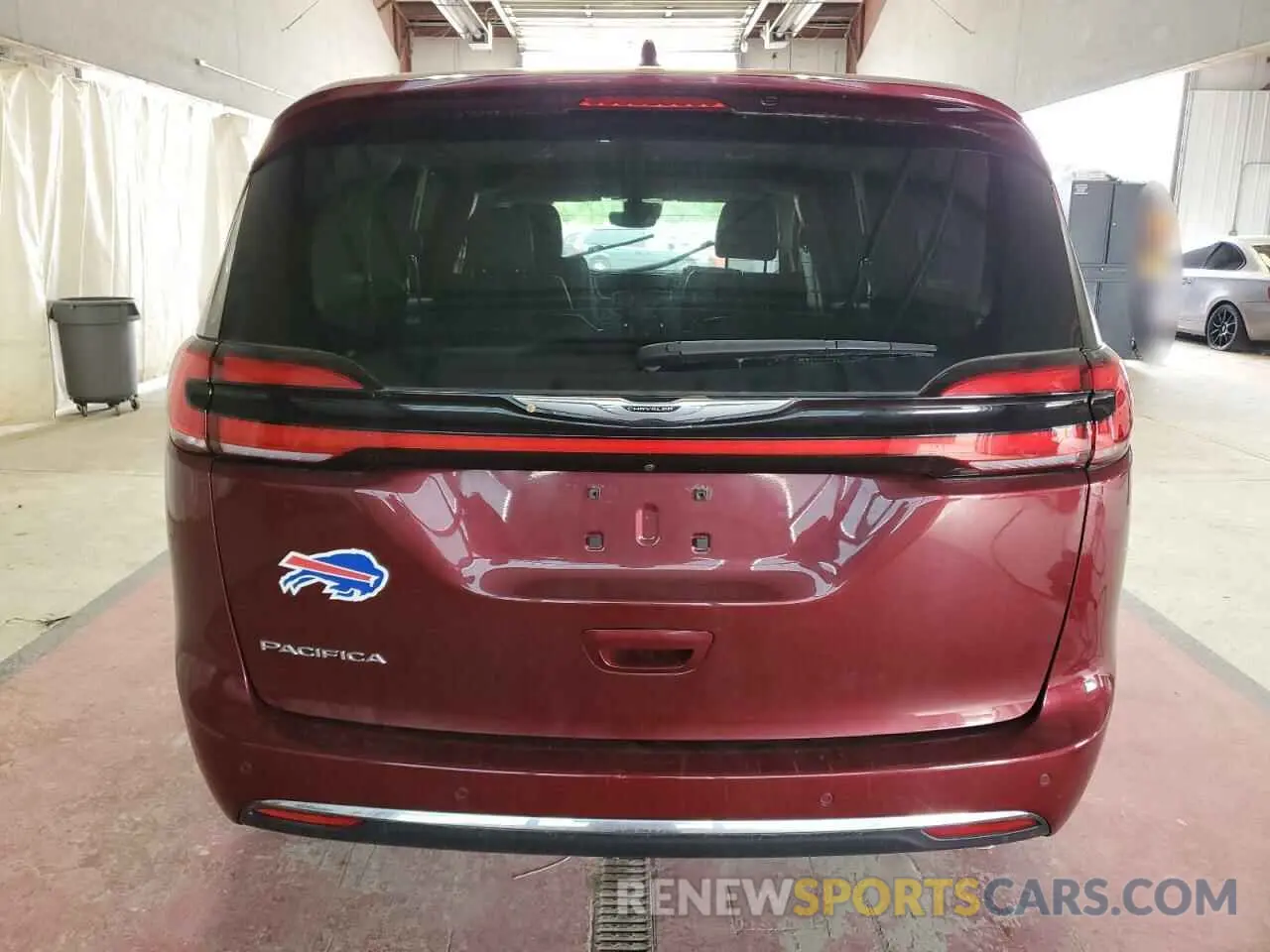 6 Photograph of a damaged car 2C4RC1BG8MR513572 CHRYSLER PACIFICA 2021