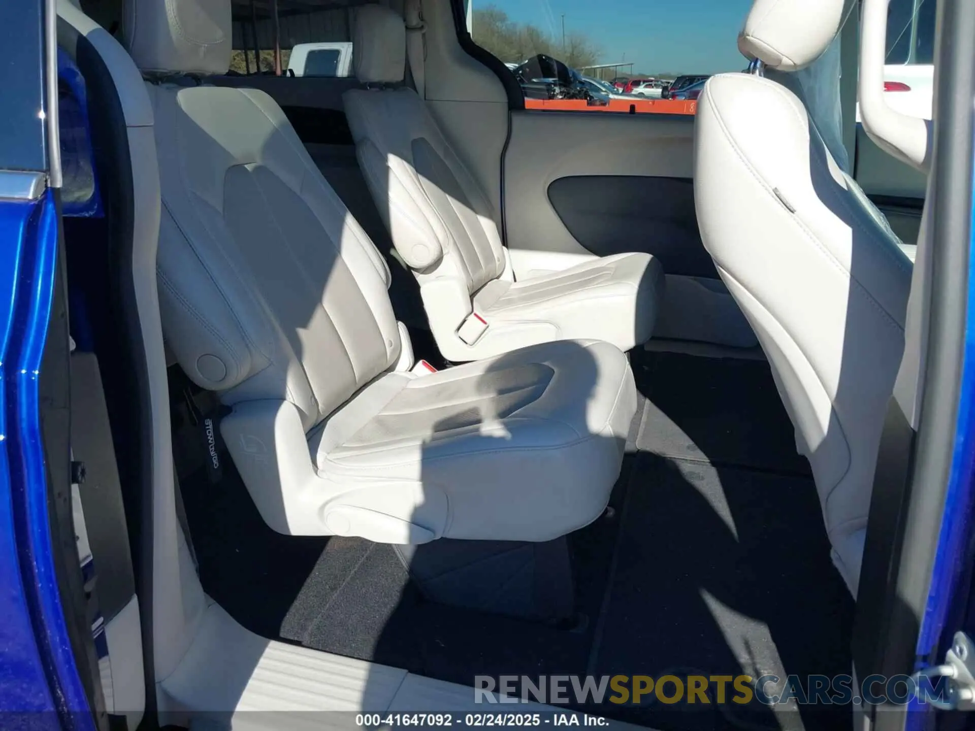 8 Фотография поврежденного автомобиля 2C4RC1BG8MR574789 CHRYSLER PACIFICA 2021