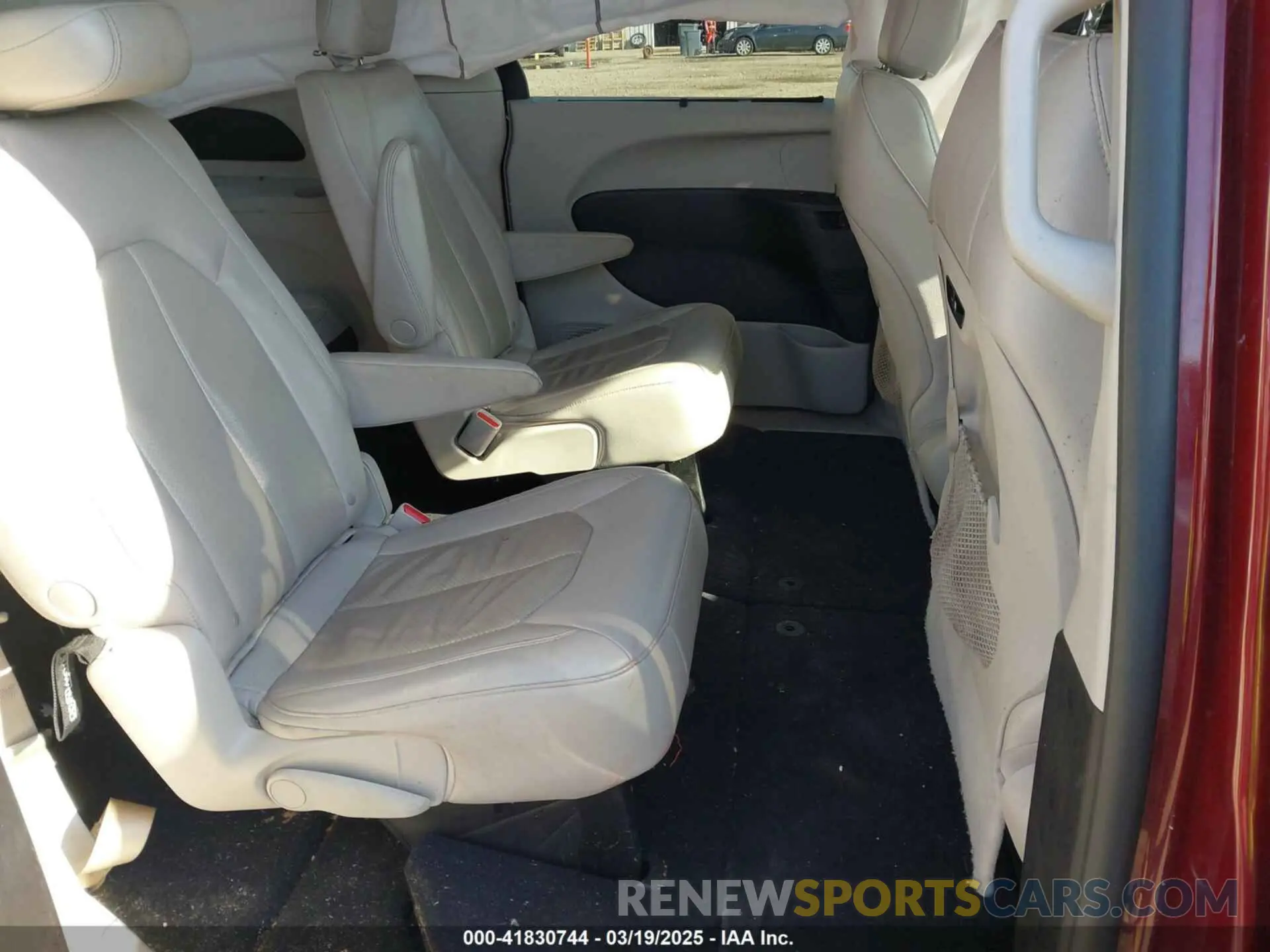 8 Photograph of a damaged car 2C4RC1BG9MR588605 CHRYSLER PACIFICA 2021