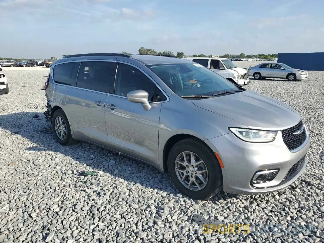 4 Photograph of a damaged car 2C4RC1FG2MR529230 CHRYSLER PACIFICA 2021