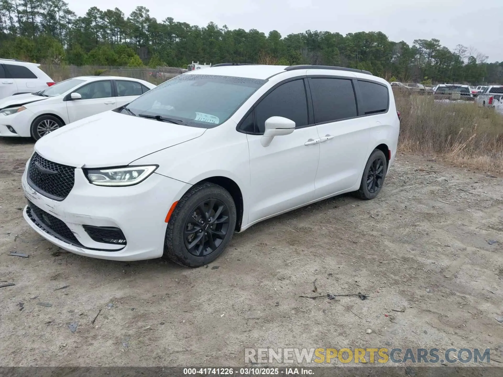 2 Photograph of a damaged car 2C4RC1FG3MR517118 CHRYSLER PACIFICA 2021