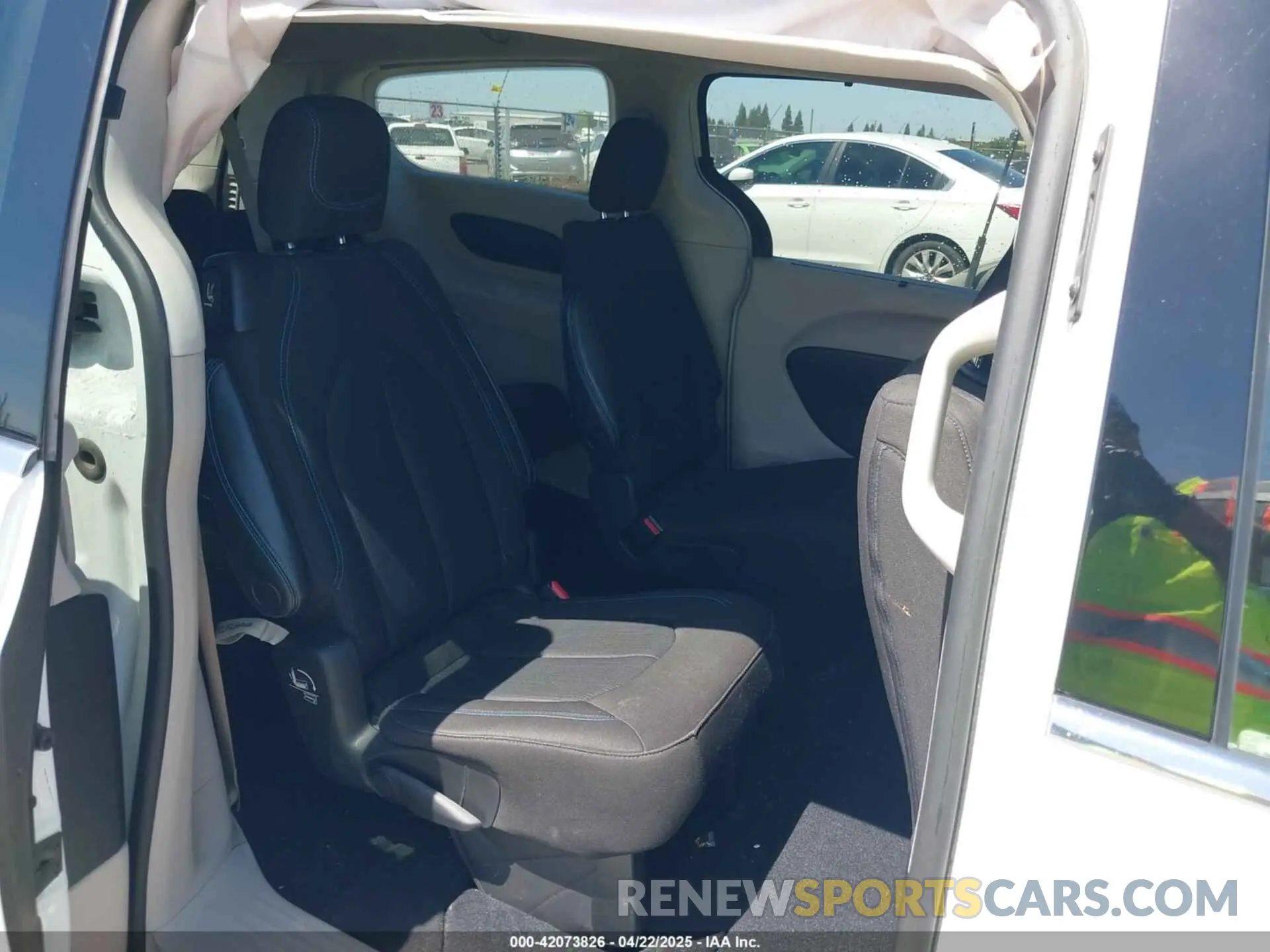 8 Фотография поврежденного автомобиля 2C4RC1FG3MR596158 CHRYSLER PACIFICA 2021