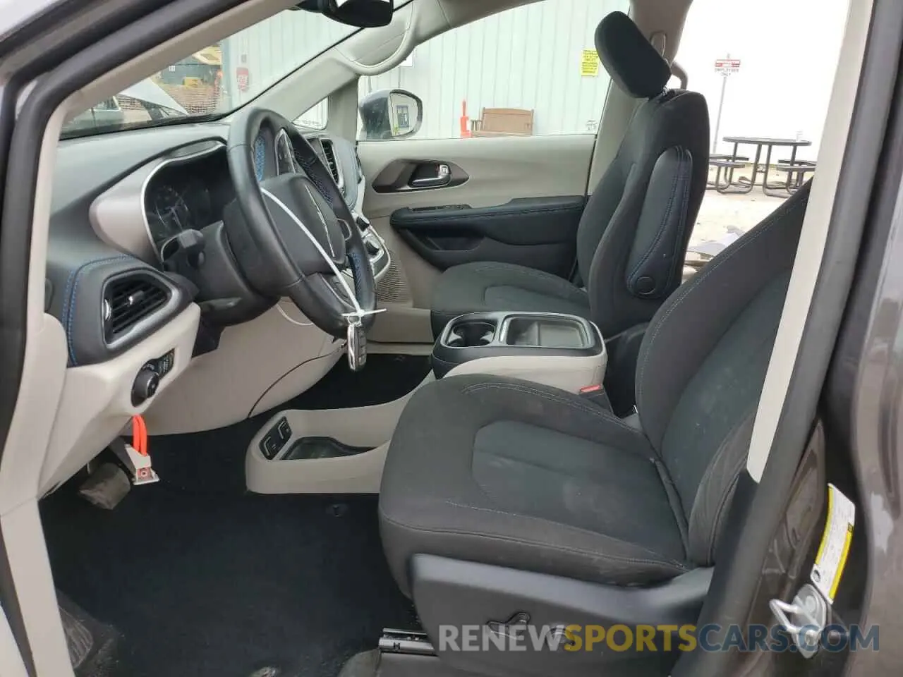 7 Photograph of a damaged car 2C4RC1FG4MR592748 CHRYSLER PACIFICA 2021