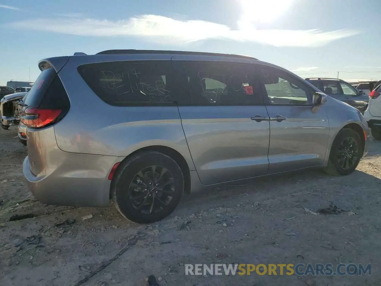 3 Photograph of a damaged car 2C4RC1FG4MR592927 CHRYSLER PACIFICA 2021