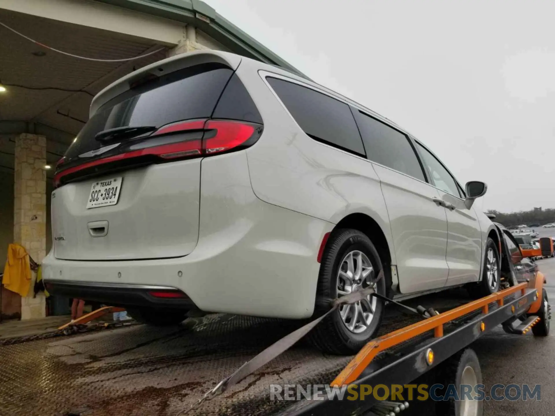 10 Фотография поврежденного автомобиля 2C4RC1FG5MR503463 CHRYSLER PACIFICA 2021