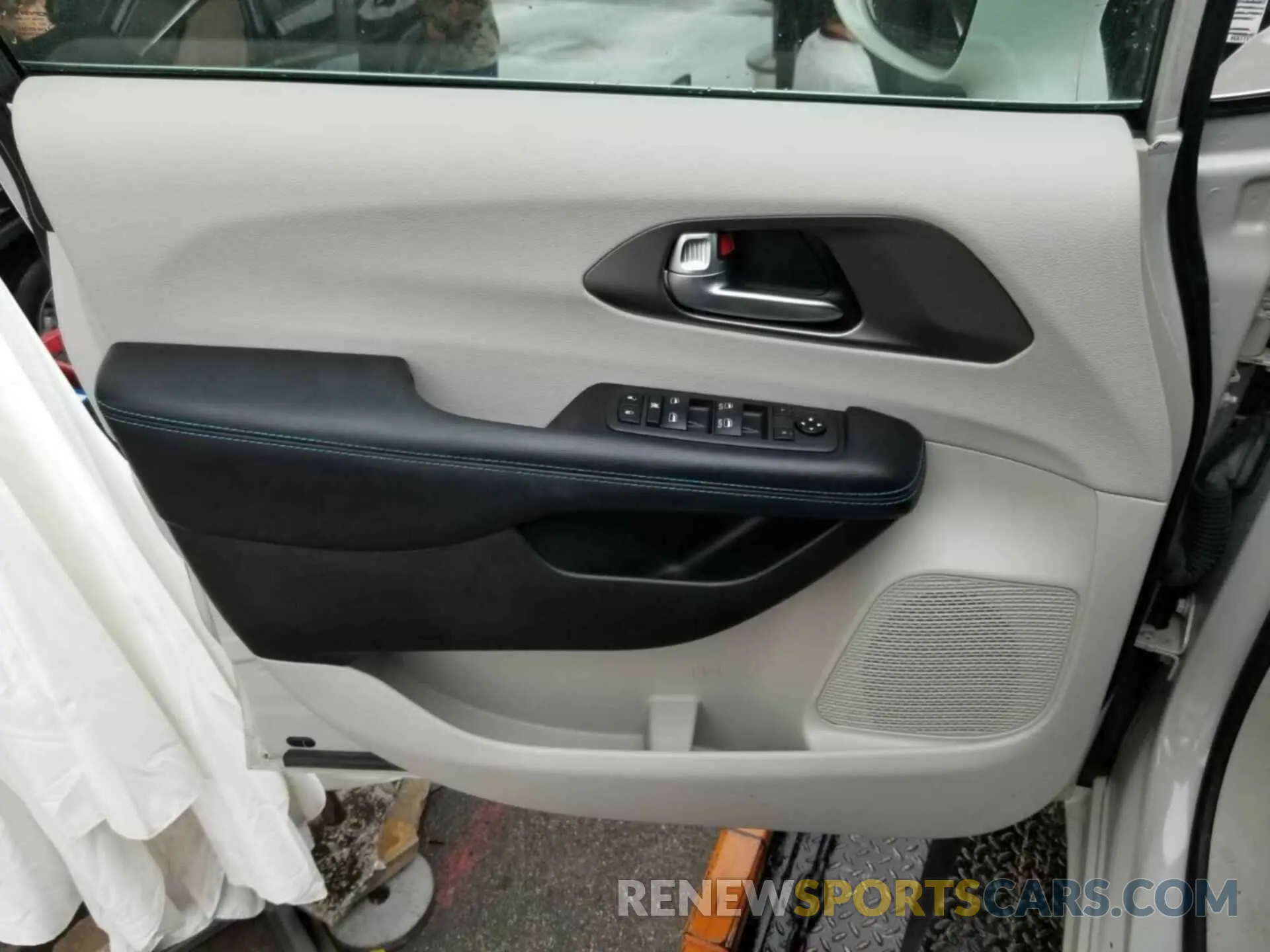 8 Фотография поврежденного автомобиля 2C4RC1FG5MR503463 CHRYSLER PACIFICA 2021
