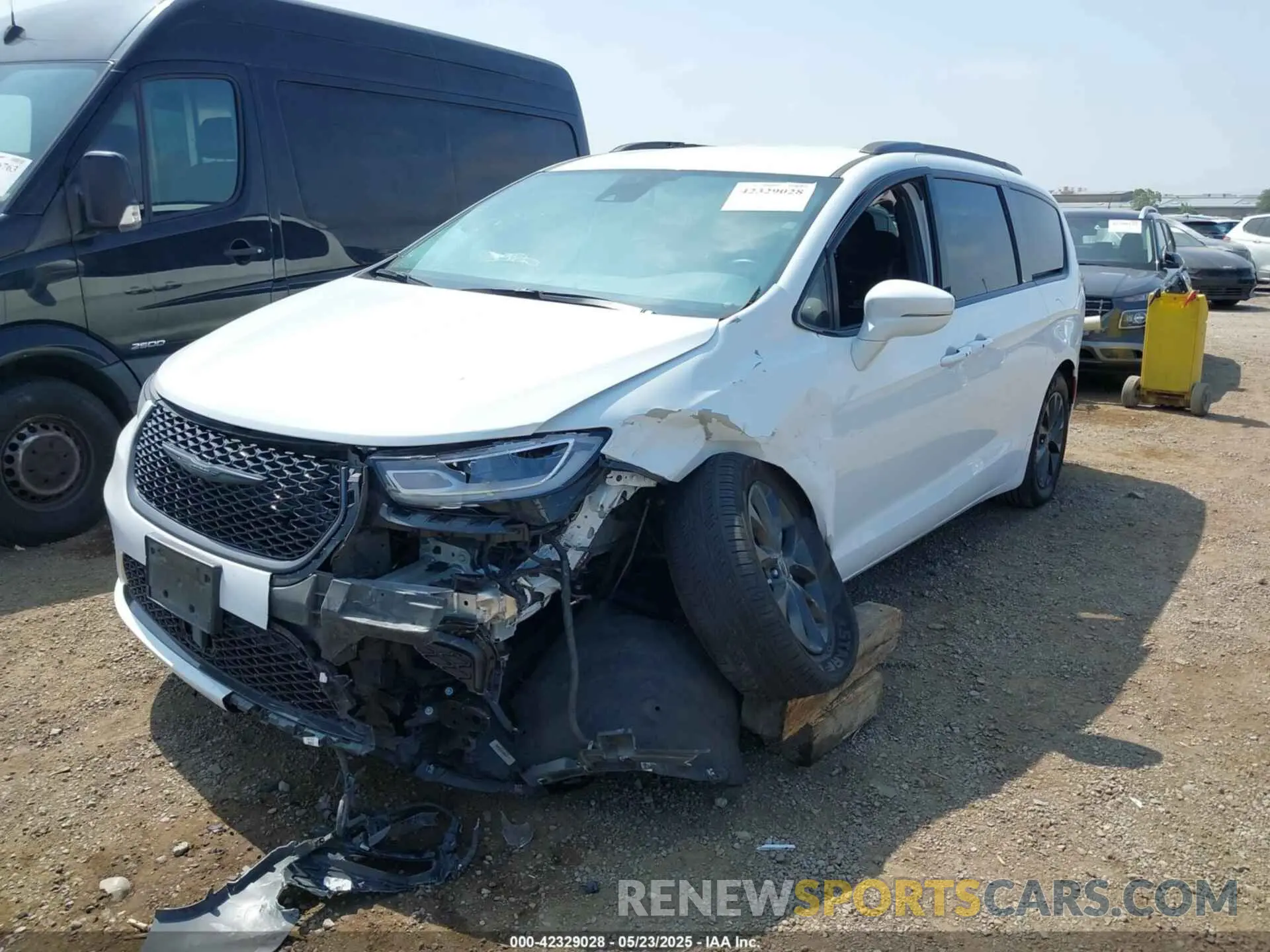 2 Фотография поврежденного автомобиля 2C4RC1FG7MR605587 CHRYSLER PACIFICA 2021