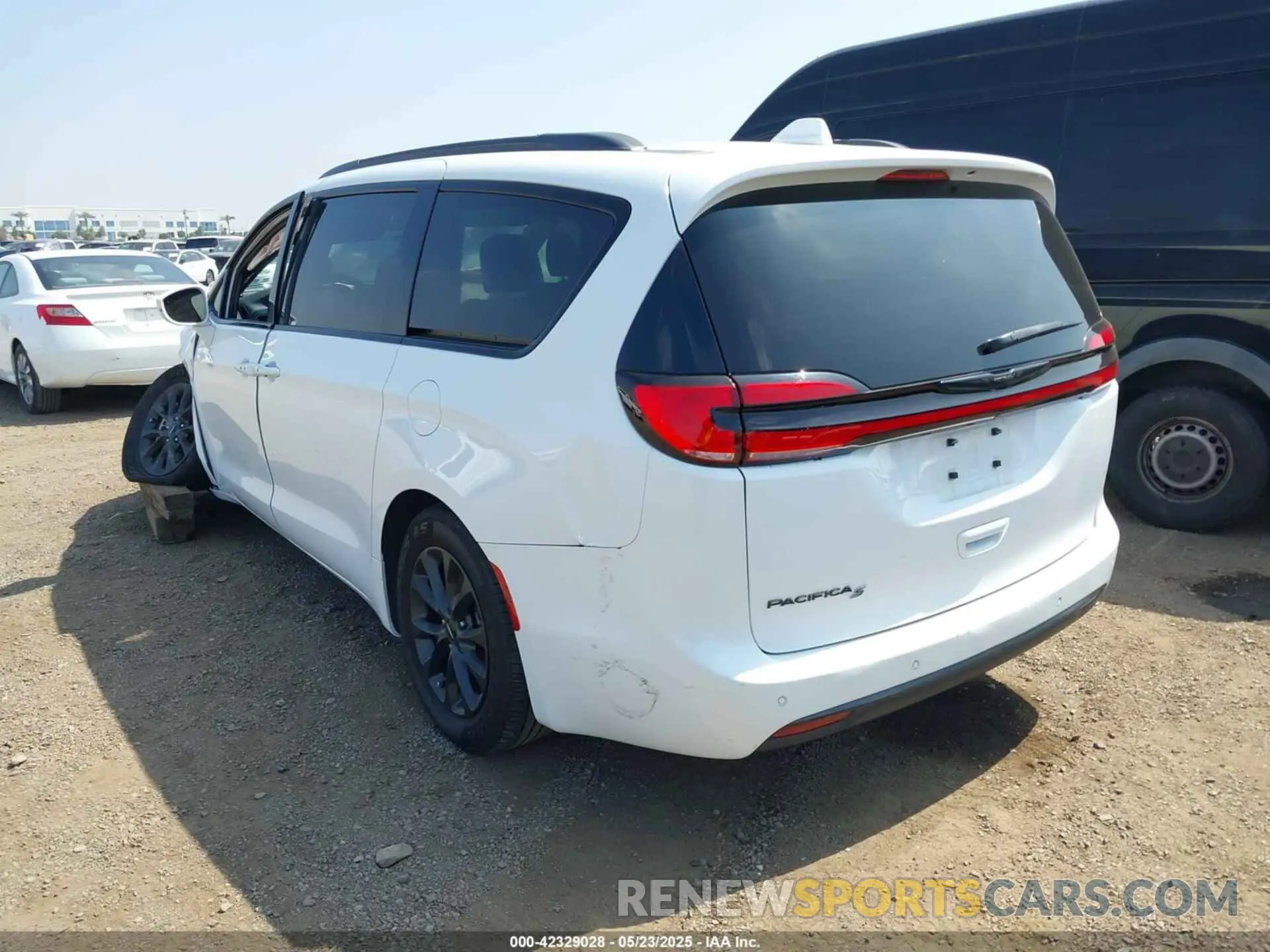 3 Фотография поврежденного автомобиля 2C4RC1FG7MR605587 CHRYSLER PACIFICA 2021