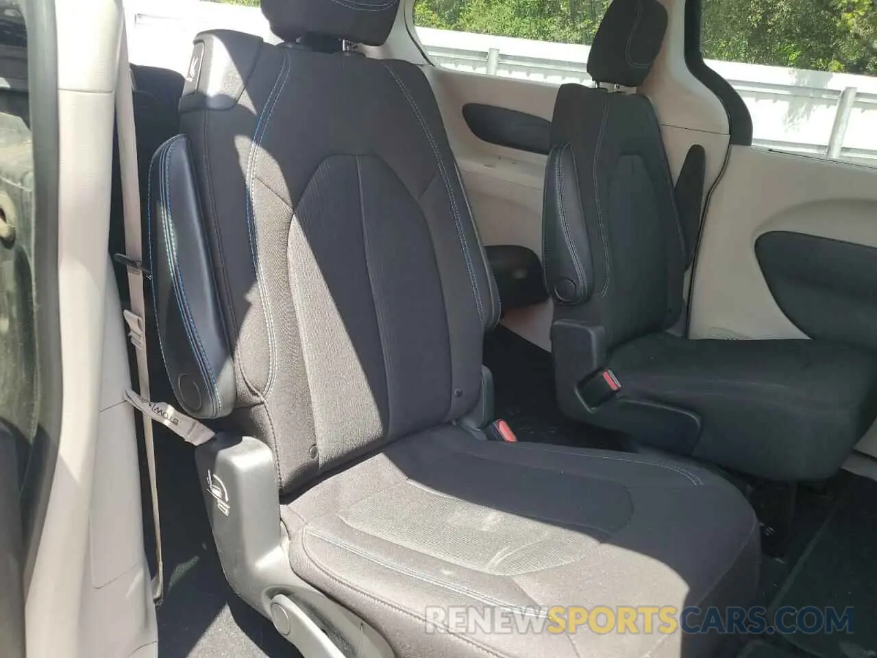 11 Фотография поврежденного автомобиля 2C4RC1FG8MR535372 CHRYSLER PACIFICA 2021