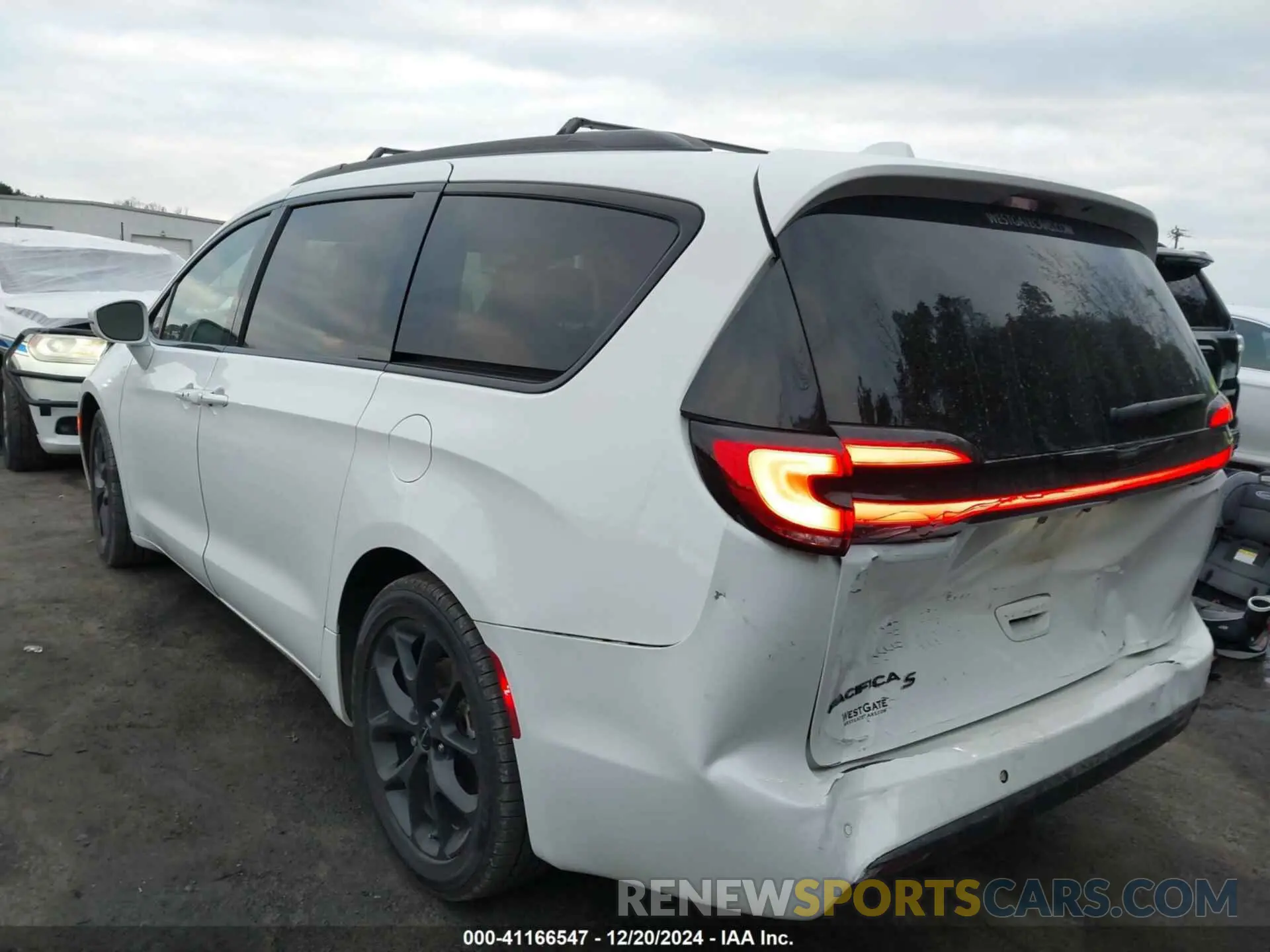 3 Photograph of a damaged car 2C4RC1FG9MR559437 CHRYSLER PACIFICA 2021