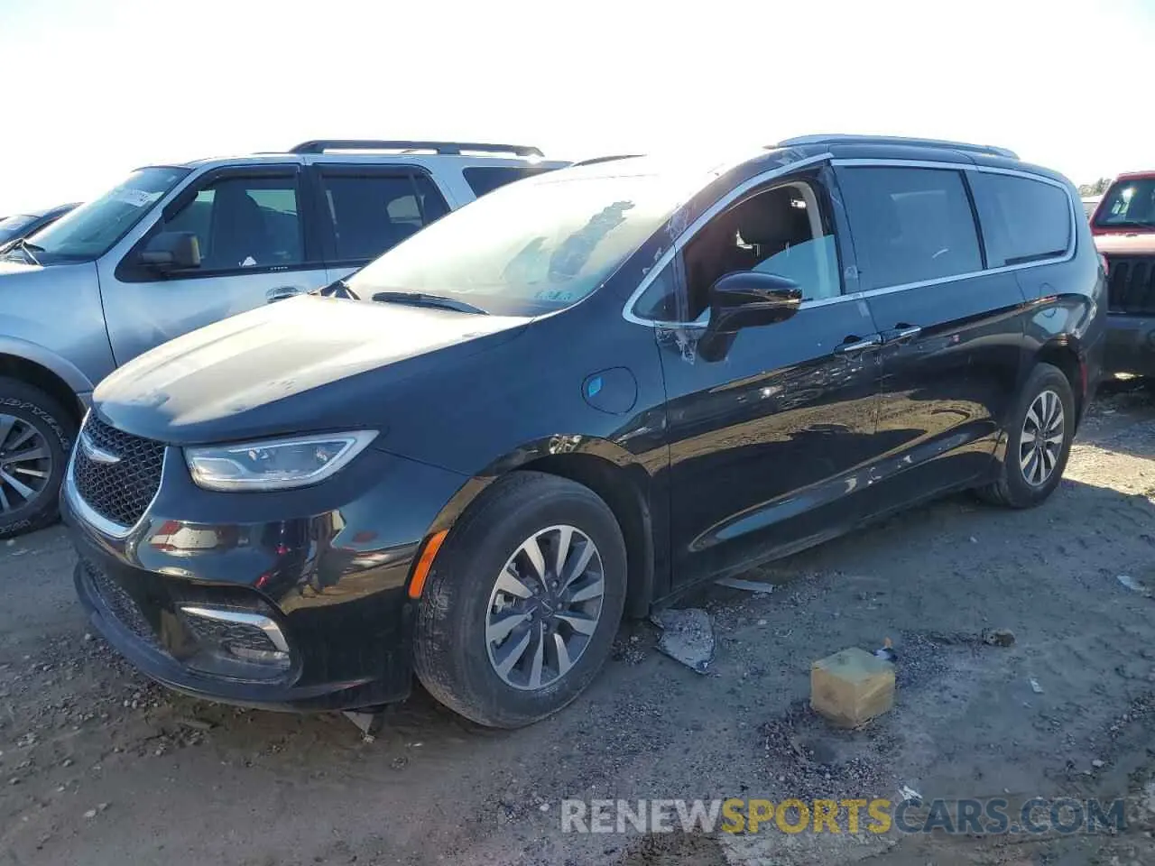 1 Photograph of a damaged car 2C4RC1L70MR525066 CHRYSLER PACIFICA 2021