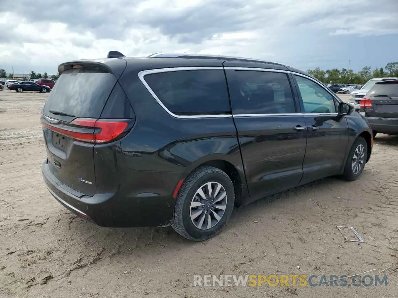 3 Photograph of a damaged car 2C4RC1L70MR525066 CHRYSLER PACIFICA 2021
