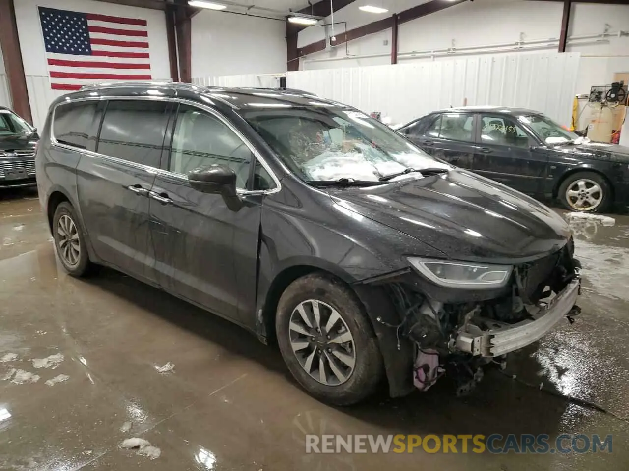 4 Photograph of a damaged car 2C4RC1L72MR577010 CHRYSLER PACIFICA 2021