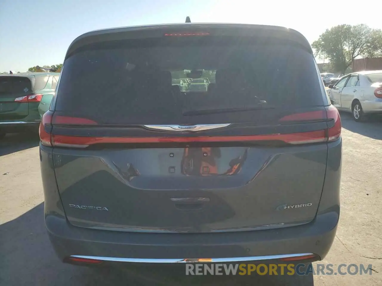 6 Photograph of a damaged car 2C4RC1L75MR599633 CHRYSLER PACIFICA 2021