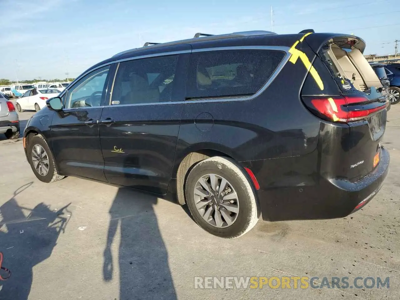 2 Photograph of a damaged car 2C4RC1L76MR578340 CHRYSLER PACIFICA 2021