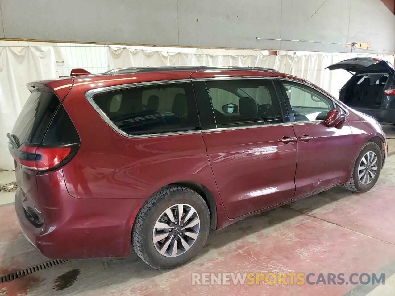3 Фотография поврежденного автомобиля 2C4RC1L77MR596250 CHRYSLER PACIFICA 2021