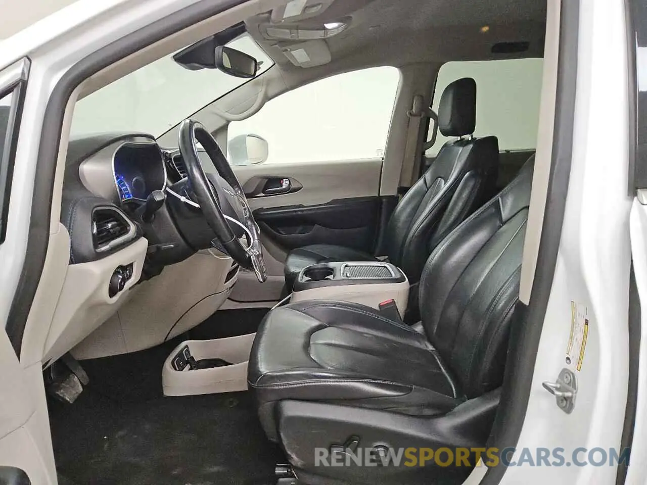 7 Фотография поврежденного автомобиля 2C4RC1L79MR576887 CHRYSLER PACIFICA 2021