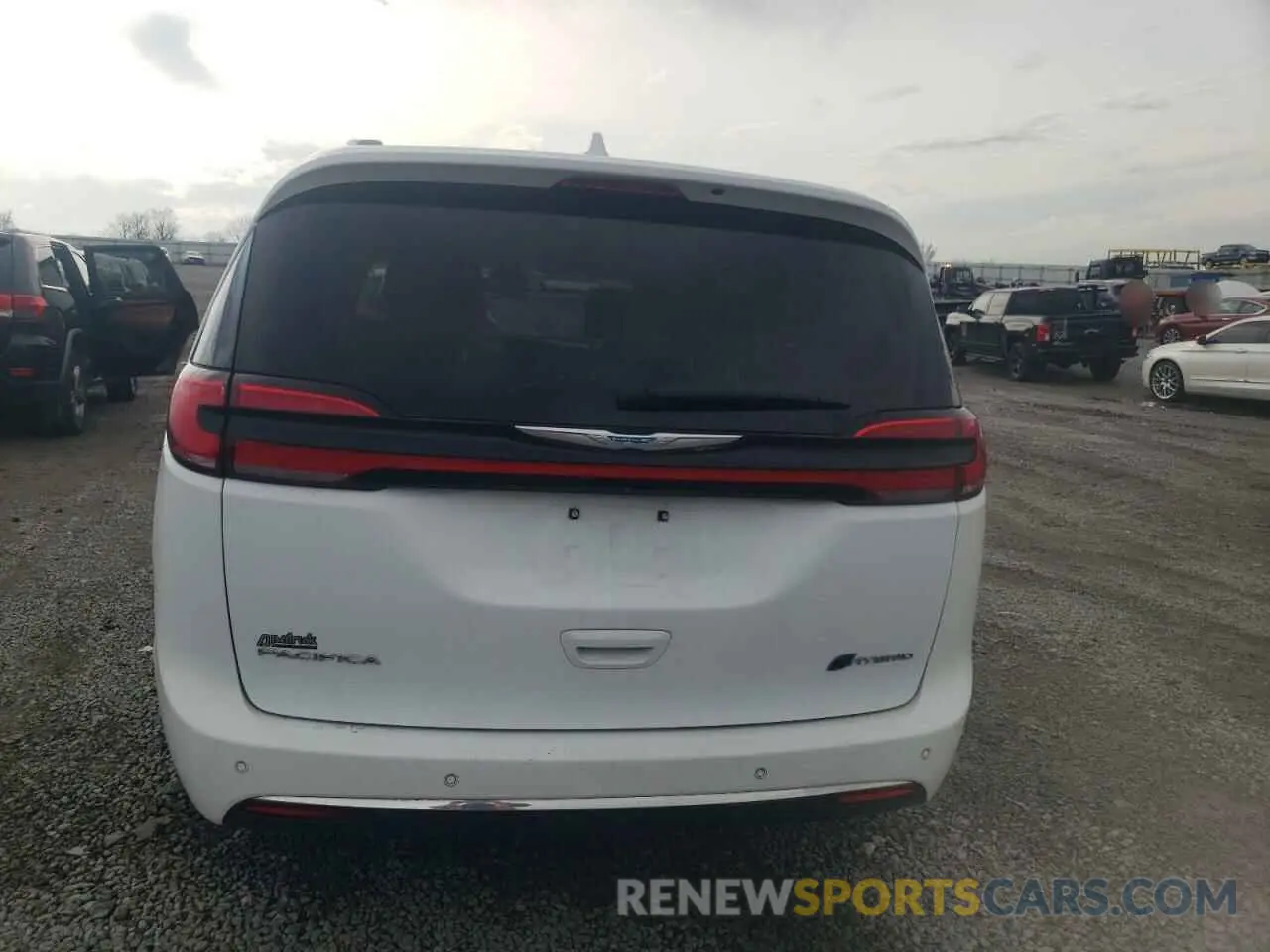 6 Photograph of a damaged car 2C4RC1L79MR596461 CHRYSLER PACIFICA 2021