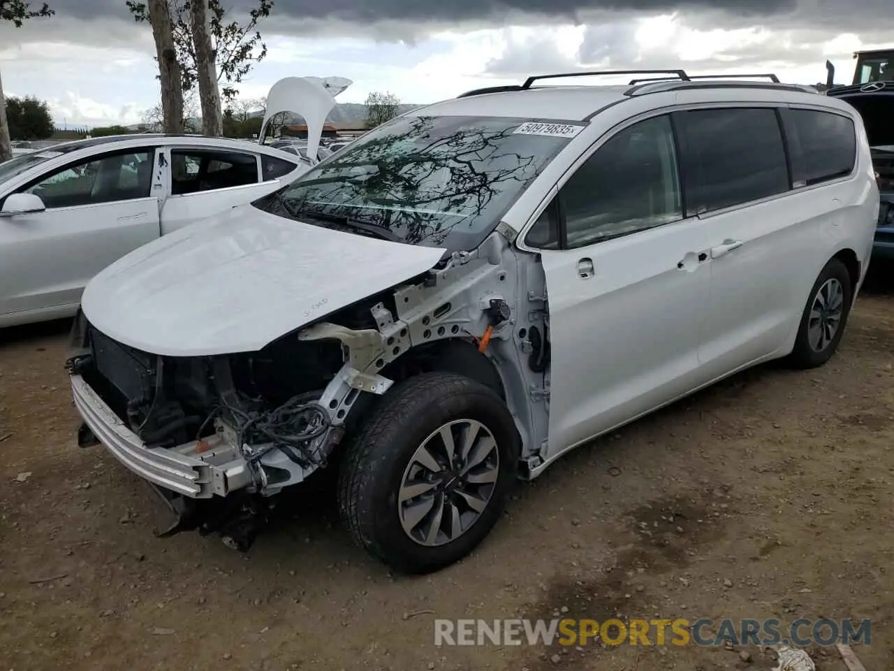 1 Фотография поврежденного автомобиля 2C4RC1L7XMR585887 CHRYSLER PACIFICA 2021
