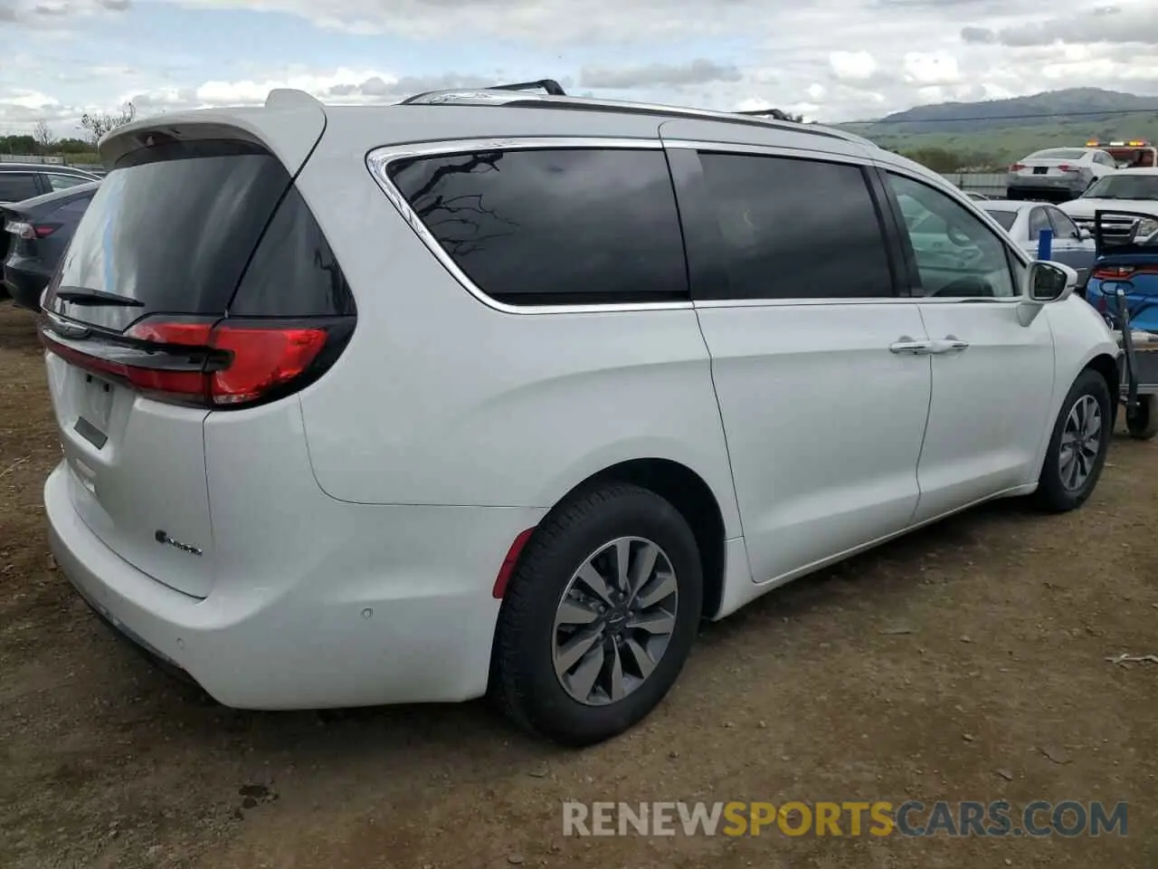 3 Фотография поврежденного автомобиля 2C4RC1L7XMR585887 CHRYSLER PACIFICA 2021