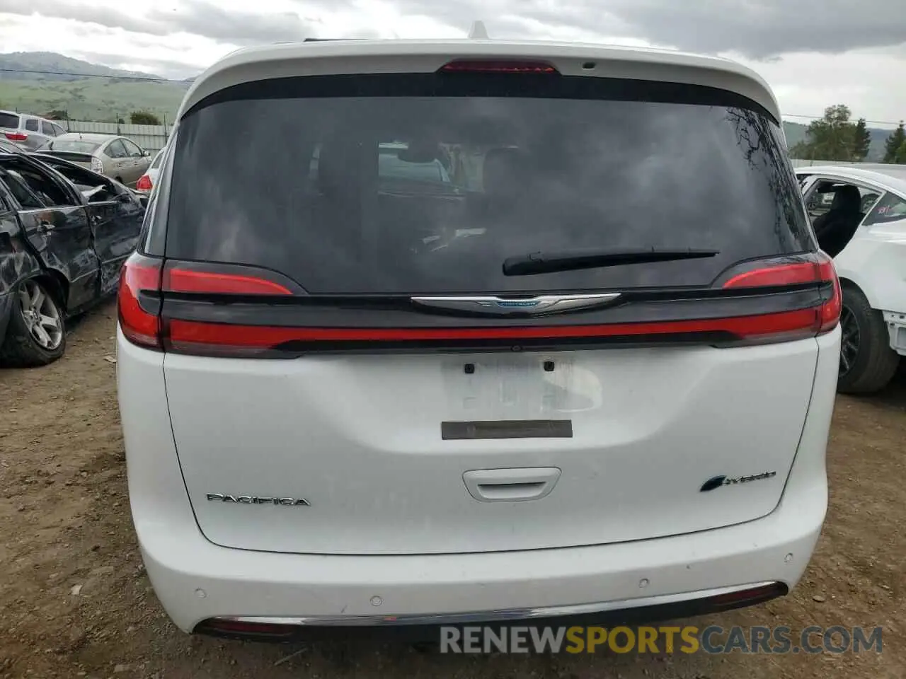 6 Фотография поврежденного автомобиля 2C4RC1L7XMR585887 CHRYSLER PACIFICA 2021
