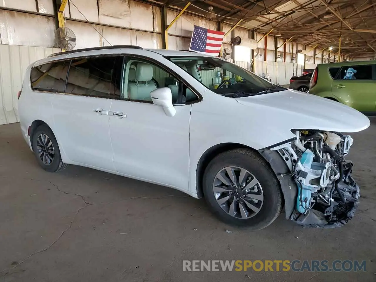 4 Photograph of a damaged car 2C4RC1L7XMR603269 CHRYSLER PACIFICA 2021