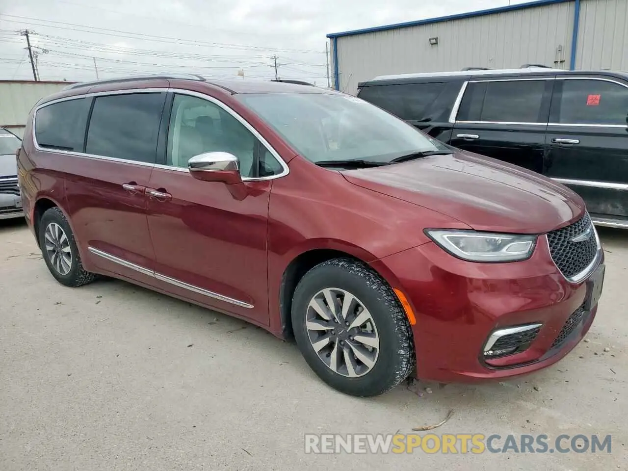 4 Photograph of a damaged car 2C4RC1S72MR535860 CHRYSLER PACIFICA 2021