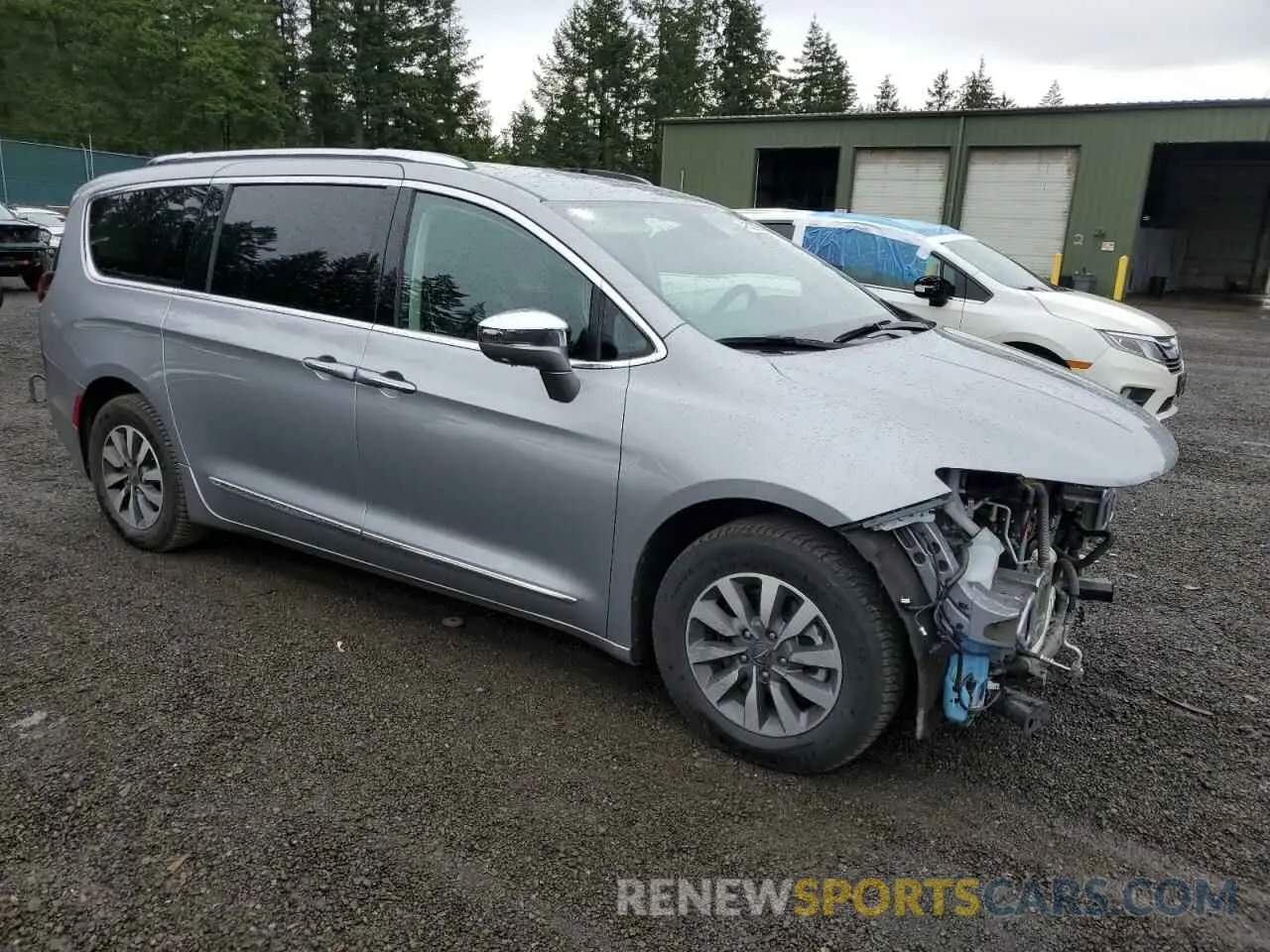 4 Photograph of a damaged car 2C4RC1S72MR567076 CHRYSLER PACIFICA 2021