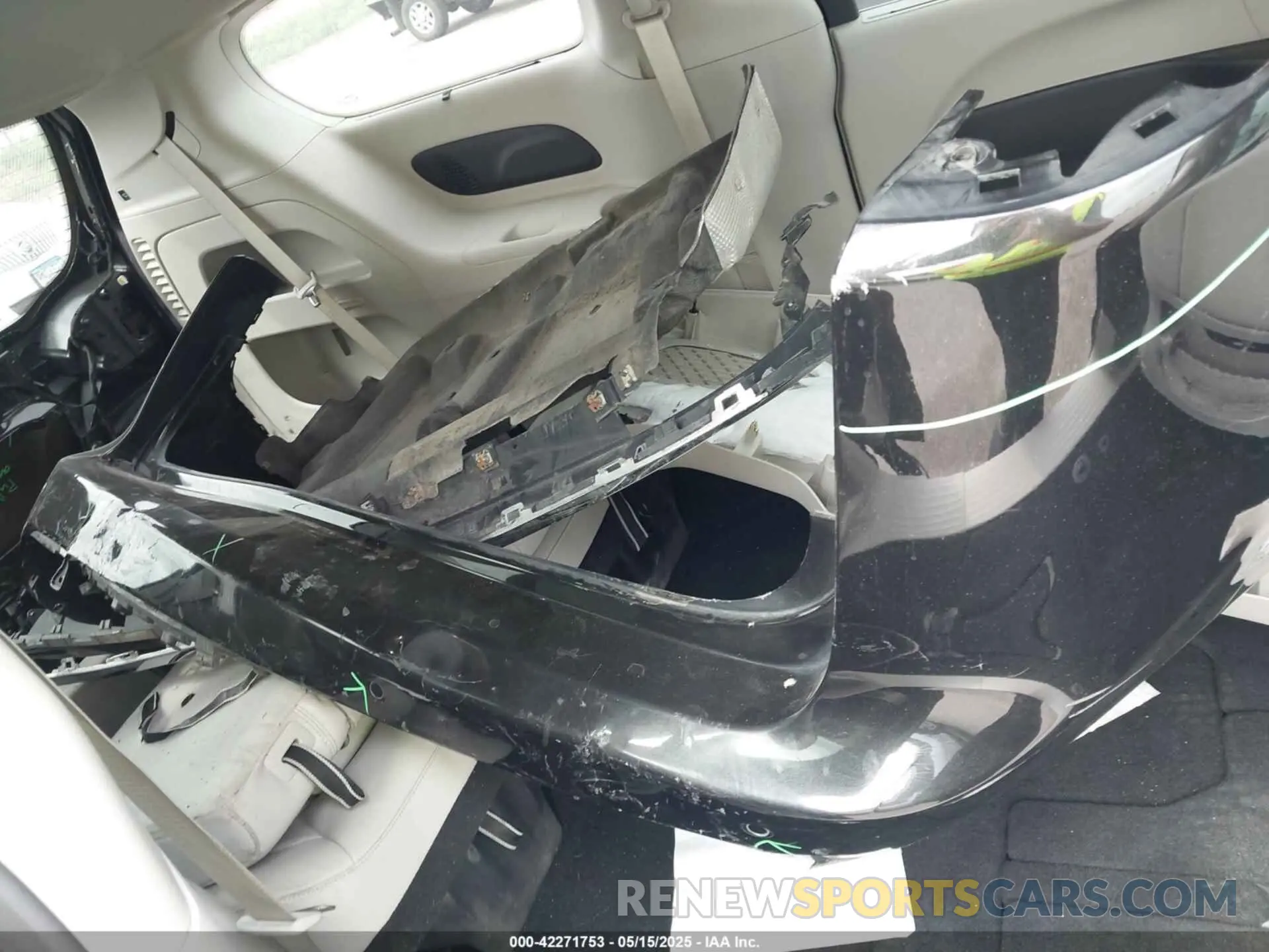 12 Photograph of a damaged car 2C4RC3BG4MR523141 CHRYSLER PACIFICA 2021