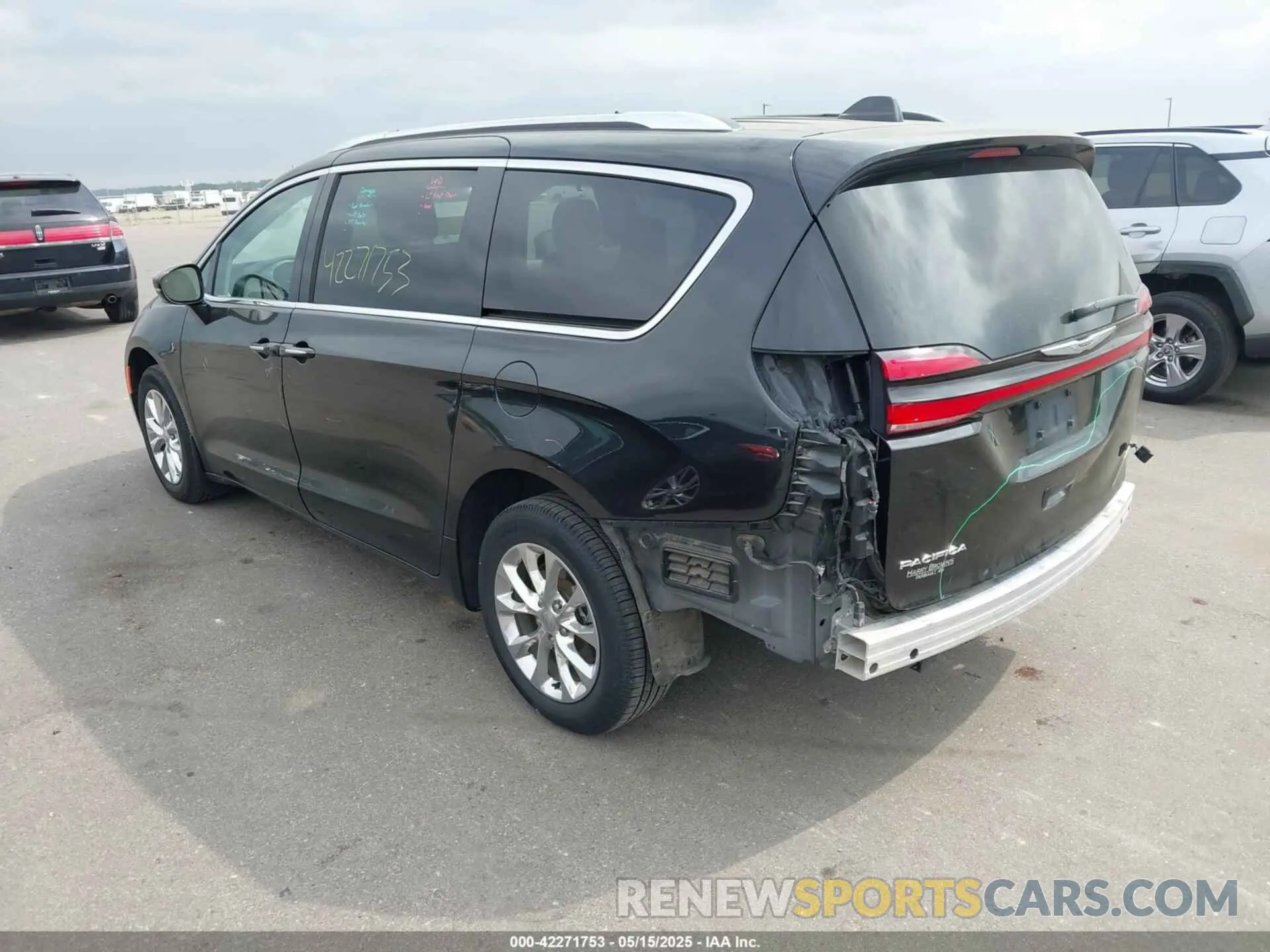 3 Photograph of a damaged car 2C4RC3BG4MR523141 CHRYSLER PACIFICA 2021