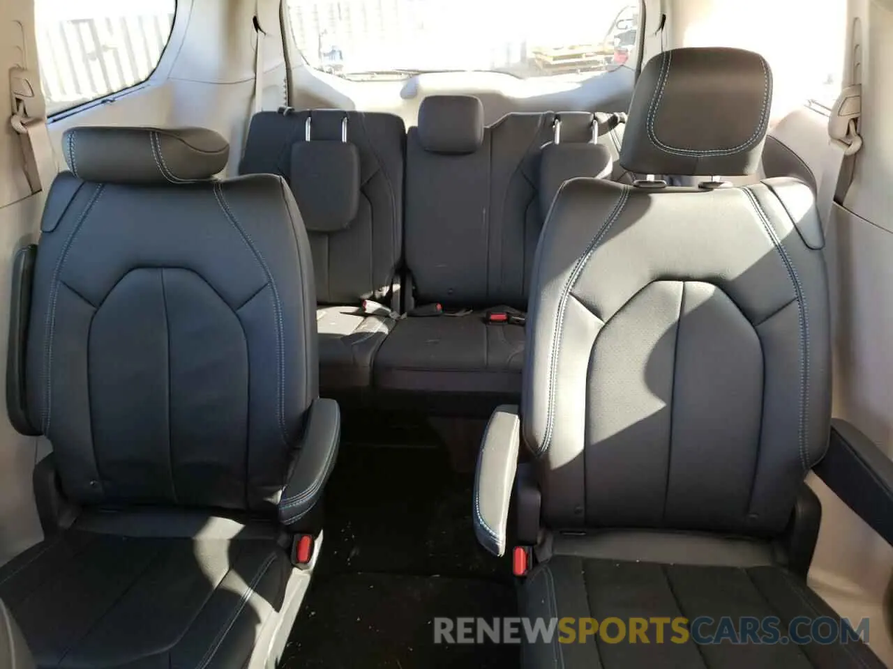 10 Фотография поврежденного автомобиля 2C4RC3BG9MR502303 CHRYSLER PACIFICA 2021