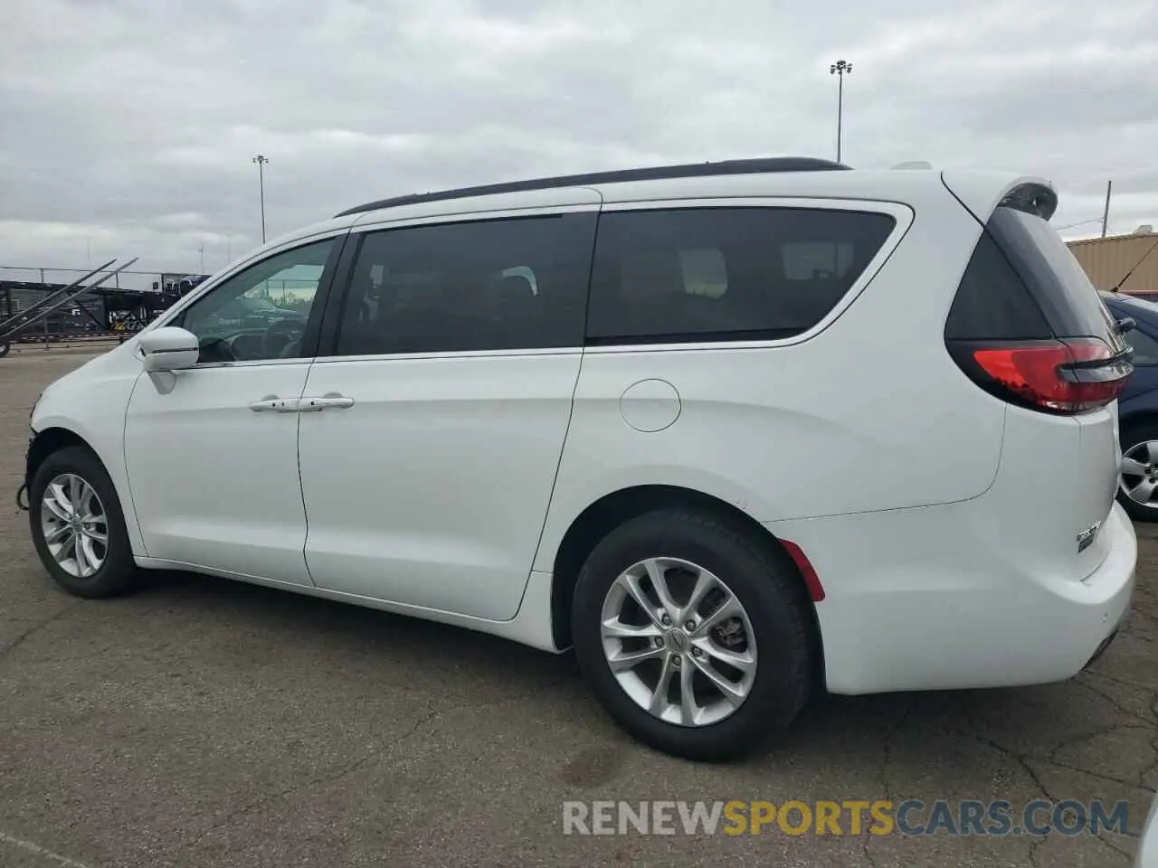 2 Photograph of a damaged car 2C4RC3FG3MR575435 CHRYSLER PACIFICA 2021