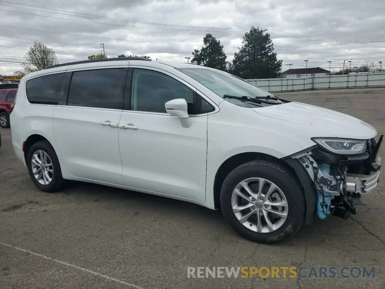 4 Photograph of a damaged car 2C4RC3FG3MR575435 CHRYSLER PACIFICA 2021