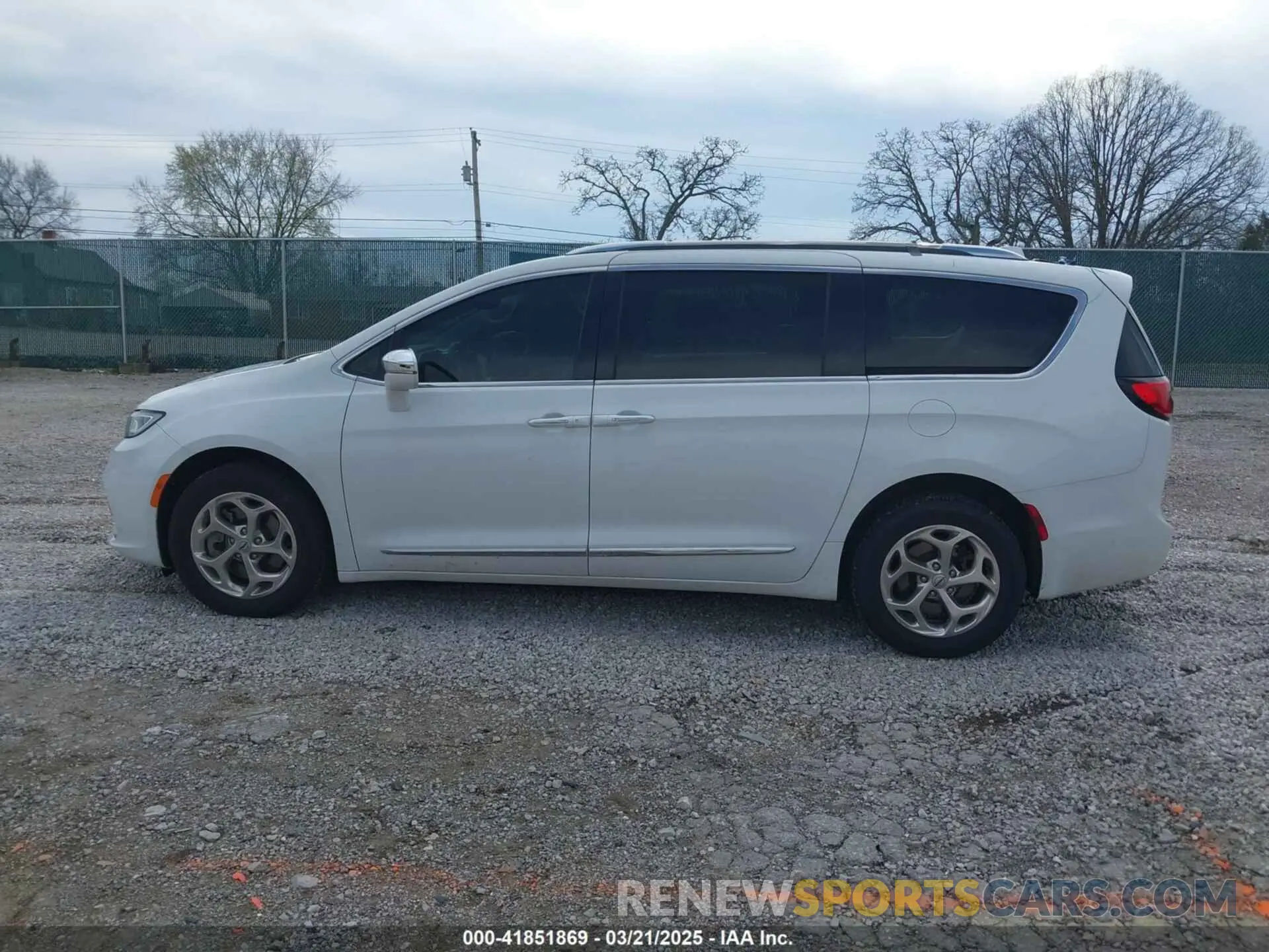 14 Photograph of a damaged car 2C4RC3GG2MR536964 CHRYSLER PACIFICA 2021