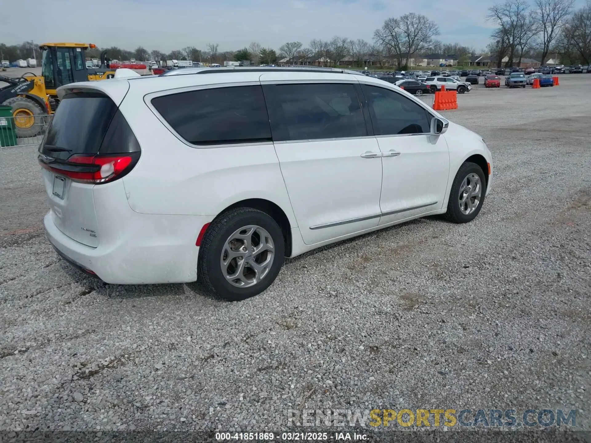 4 Photograph of a damaged car 2C4RC3GG2MR536964 CHRYSLER PACIFICA 2021