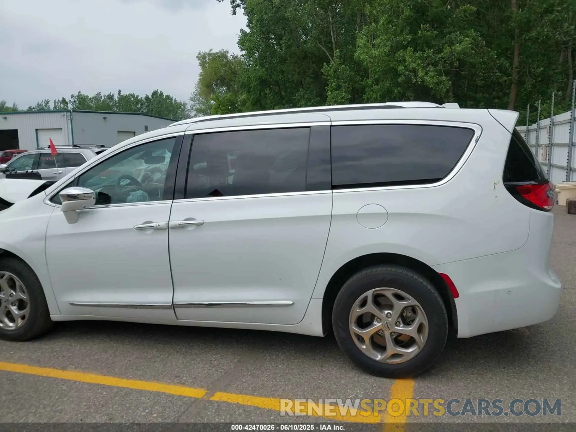 14 Photograph of a damaged car 2C4RC3GG8MR508358 CHRYSLER PACIFICA 2021