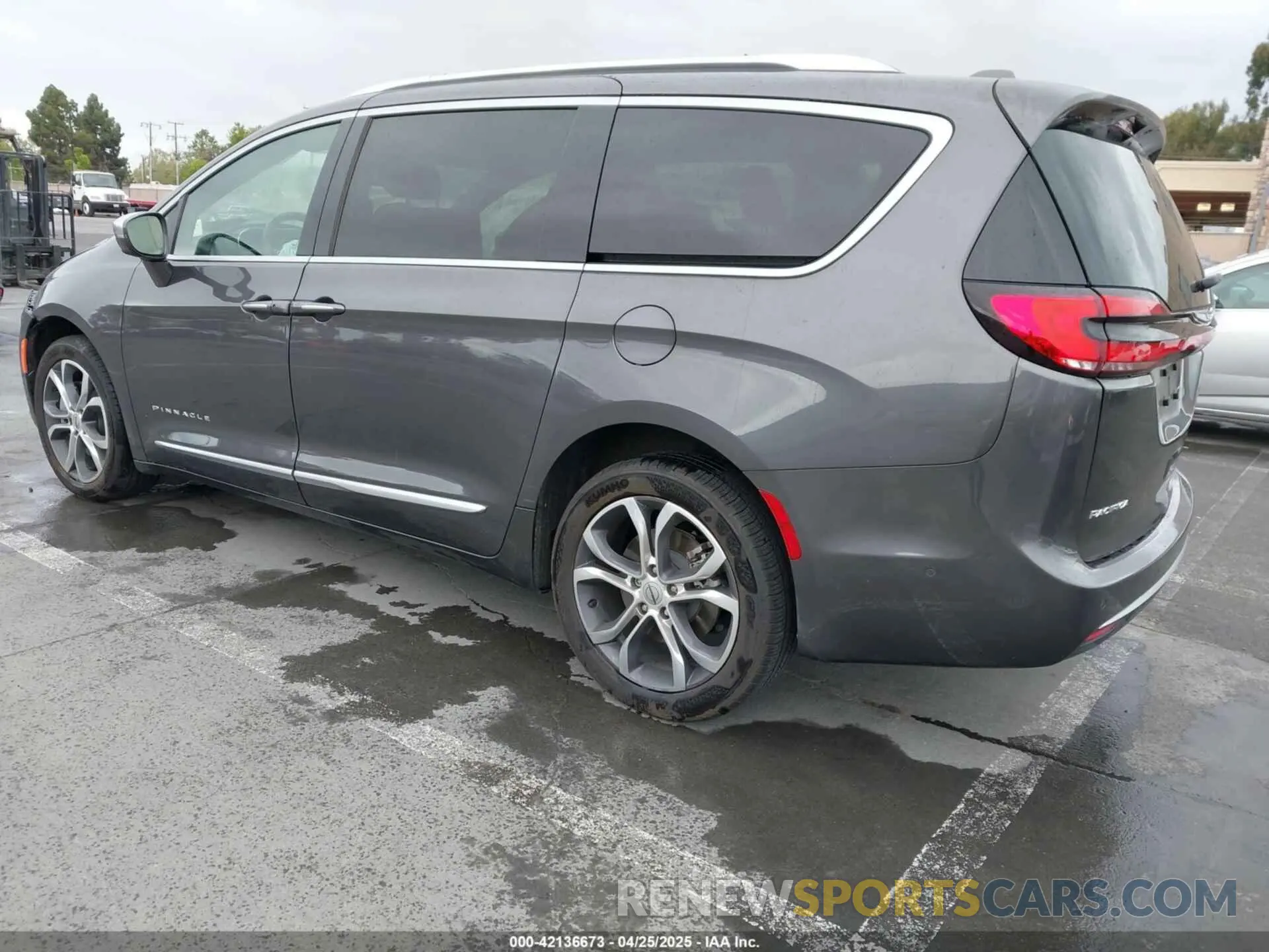 3 Photograph of a damaged car 2C4RC3PG5MR573202 CHRYSLER PACIFICA 2021