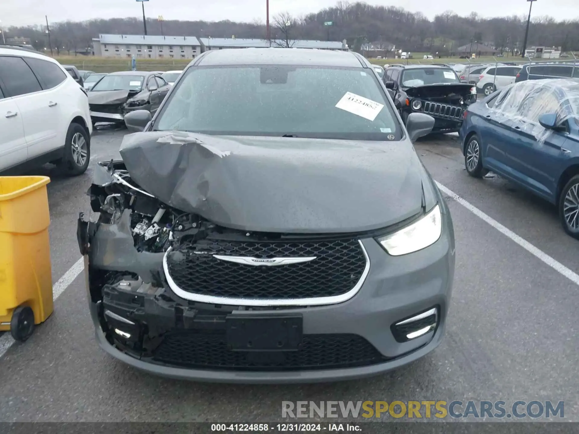 12 Photograph of a damaged car 2C4RC1BG0NR133417 CHRYSLER PACIFICA 2022