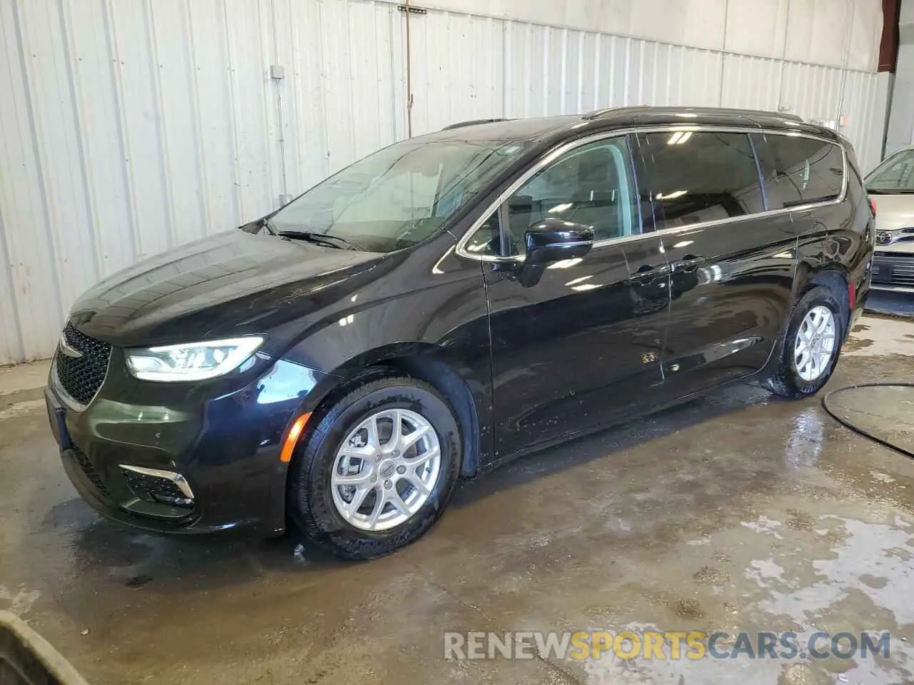 1 Photograph of a damaged car 2C4RC1BG0NR145972 CHRYSLER PACIFICA 2022
