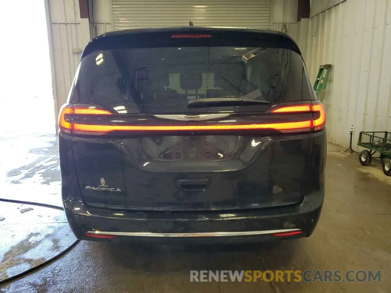 6 Photograph of a damaged car 2C4RC1BG0NR145972 CHRYSLER PACIFICA 2022