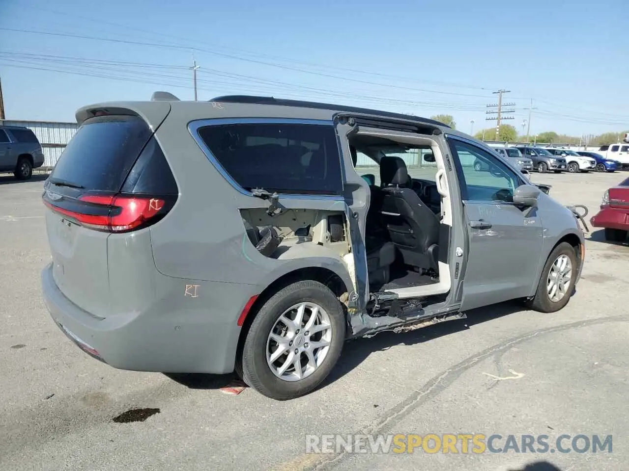 3 Photograph of a damaged car 2C4RC1BG0NR157555 CHRYSLER PACIFICA 2022