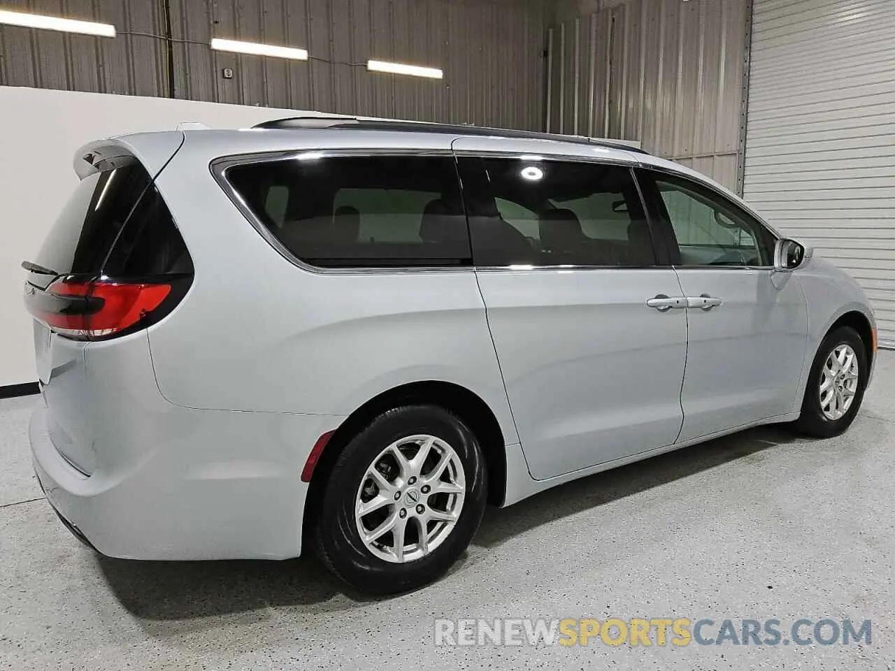 3 Фотография поврежденного автомобиля 2C4RC1BG0NR167373 CHRYSLER PACIFICA 2022