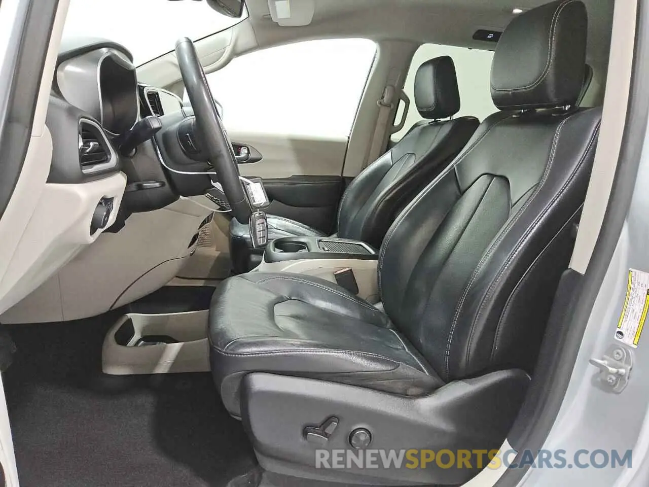 7 Фотография поврежденного автомобиля 2C4RC1BG0NR167373 CHRYSLER PACIFICA 2022
