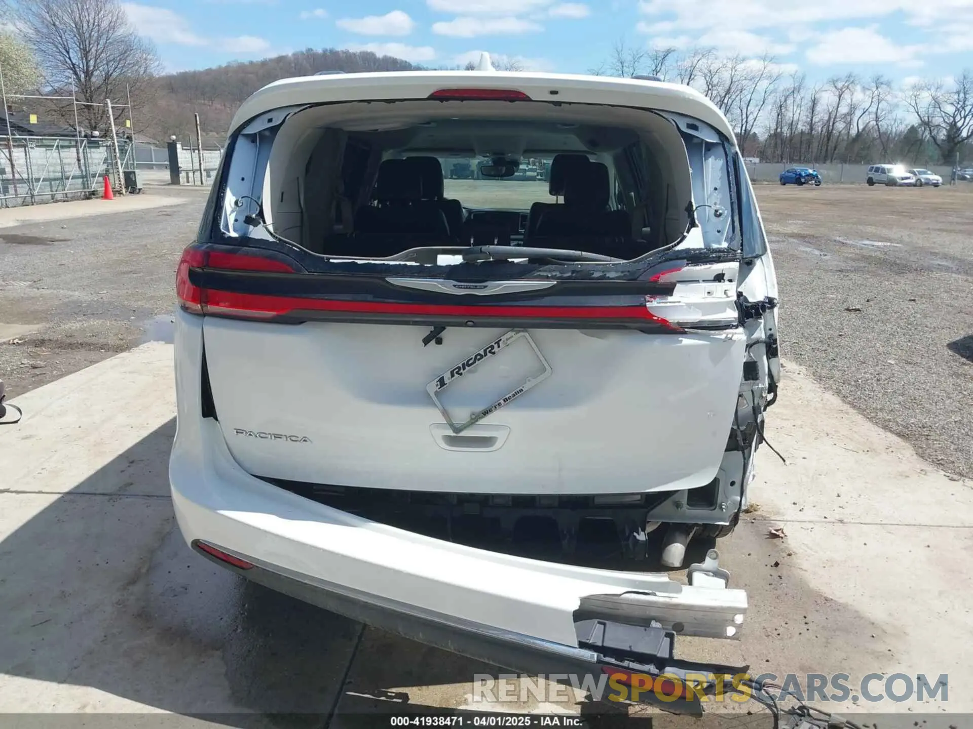 17 Фотография поврежденного автомобиля 2C4RC1BG0NR197859 CHRYSLER PACIFICA 2022